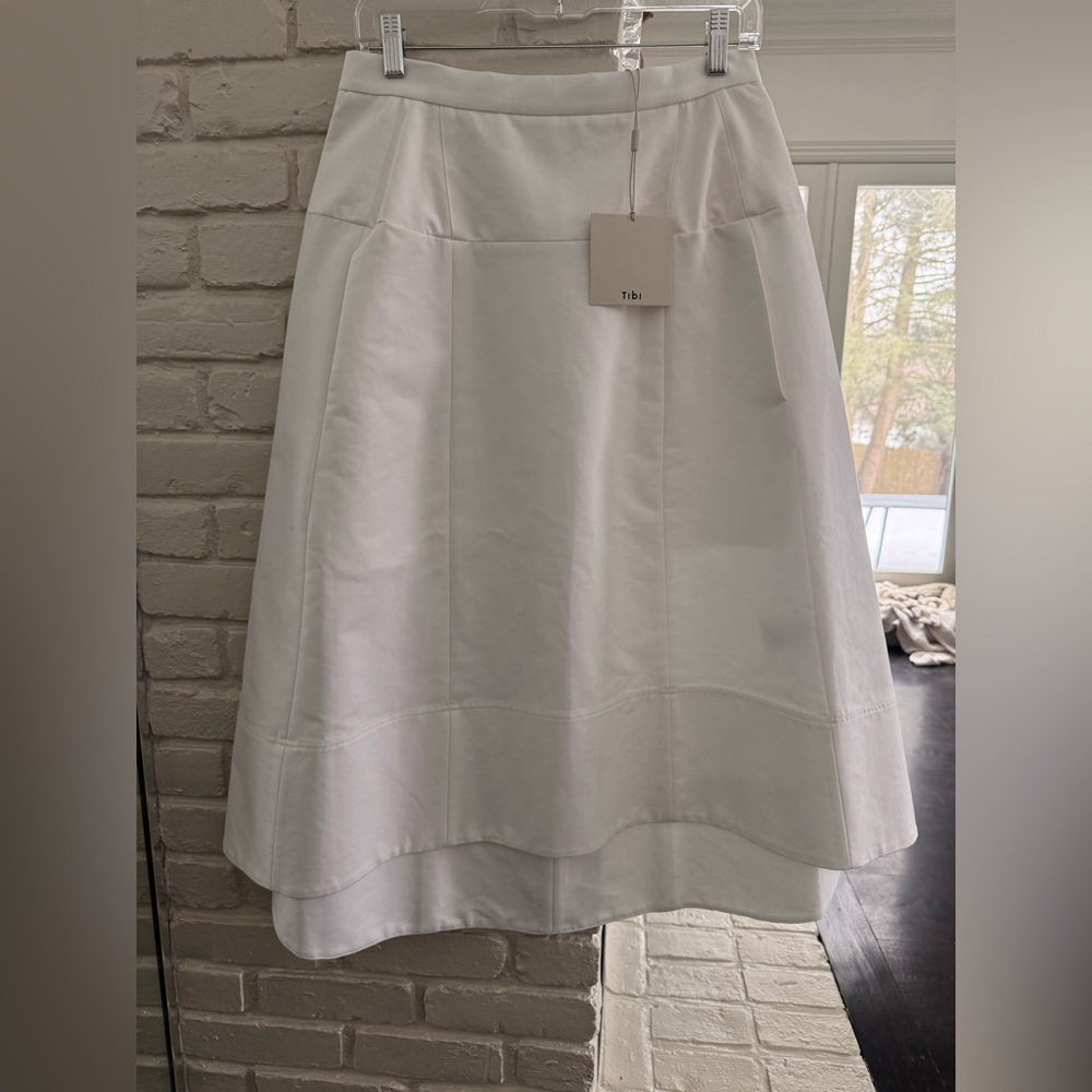 TIBI Sculpted Cotton Skirt 
White 
Size 8
NWT